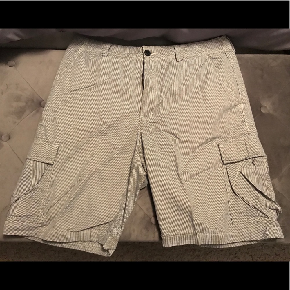 Men’s Gap Blue/White Pinstripe Shorts 36